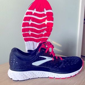 Brooks glycerin 17 women size 11.